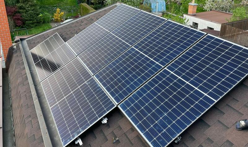 Reference: Fotovoltaická elektrárna s uložením do baterií - Turnov 