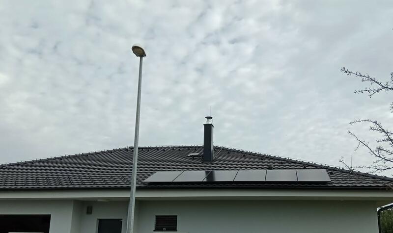 Reference: FVE s nabíjecí stanicí pro elektromobil, instalovaná v Českých Budějovicích