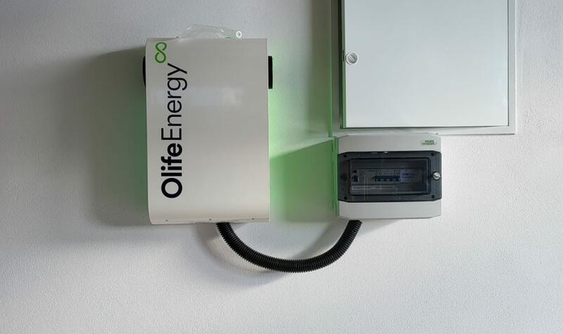 Reference: FVE s nabíjecí stanicí pro elektromobil, instalovaná v Českých Budějovicích