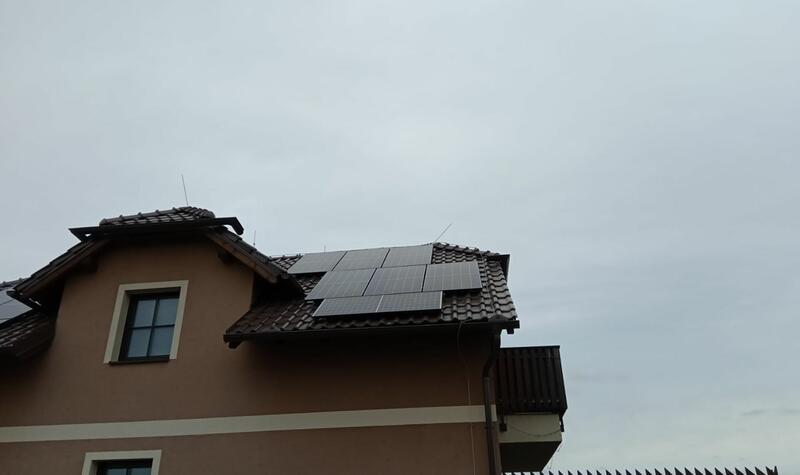 Reference: Solární elektrárna na míru s ukládáním vyrobené energie do baterií - Tochovice
