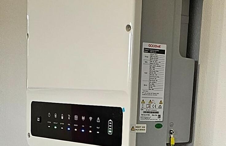 Reference: Solární elektrárna na míru s ukládáním vyrobené energie do baterií - Tochovice