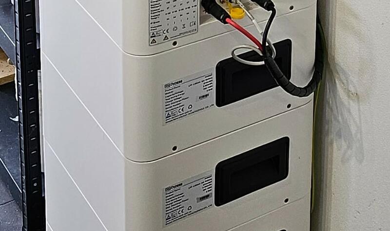 Reference: Solární elektrárna na míru s ukládáním vyrobené energie do baterií - Tochovice