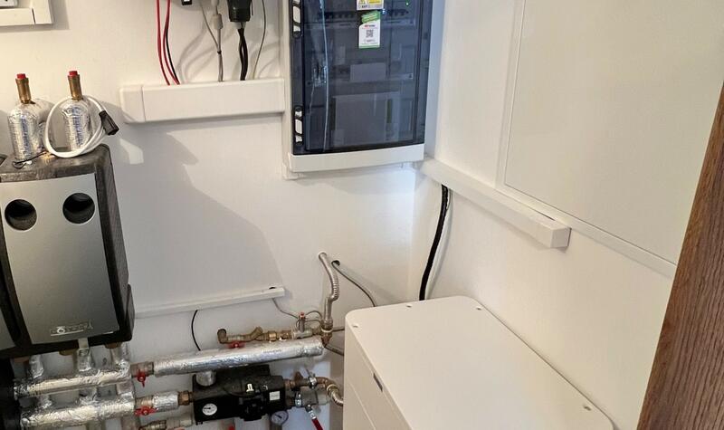 Reference: Solární elektrárna na míru s ukládáním vyrobené energie do baterií - Šimonovice-Minkovice