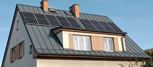 Reference Solární elektrárna s bateriovým úložištěm a vyřízením dotace NZÚ - Žichovice
