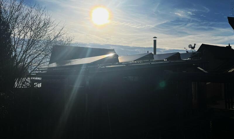 Reference: Fotovoltaická elektrárna s dobíjecí stanicí pro elektromobil - Chvalkovice