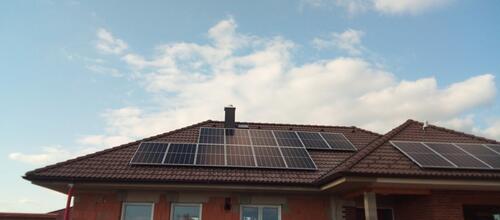 Reference Solární elektrárna s nabíjecí stanicí pro elektromobil - Třeboň 