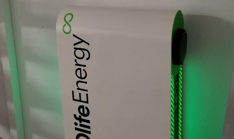 Reference: Solární elektrárna s nabíjecí stanicí pro elektromobil - Třeboň