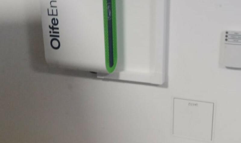 Reference: Solární elektrárna s baterií a dobíjecí stanicí na elektromobily - Praha