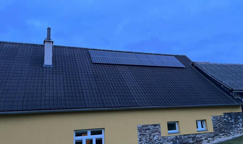 Reference: Solární elektrárna s baterií instalovaná na sedlovou střechu - Jakartovice-Deštné 