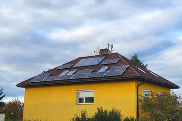 Reference: Fotovoltaická elektrárna s bateriovým úložištěm a vyřízením dotace - Ohrobec 
