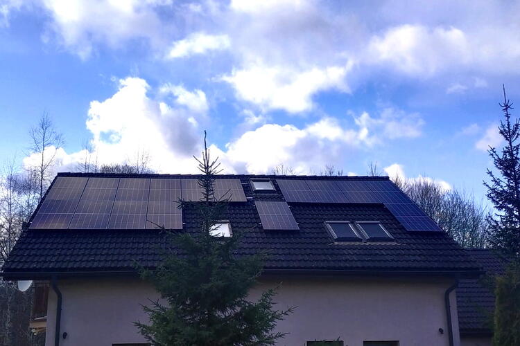 Reference: Fotovoltaická elektrárna s uložením vyrobené energie do baterií - Žermanice 