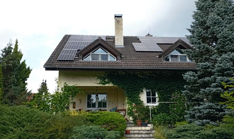 Reference: Fotovoltaická elektrárna s dobíjecí stanicí pro elektromobil - Češkovice 