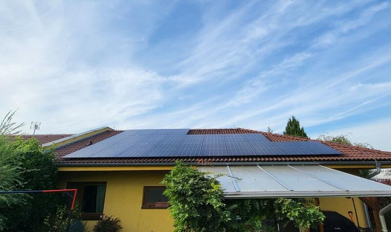 Reference: FVE s baterií a nabíjecí stanici pro elektromobil - Herink