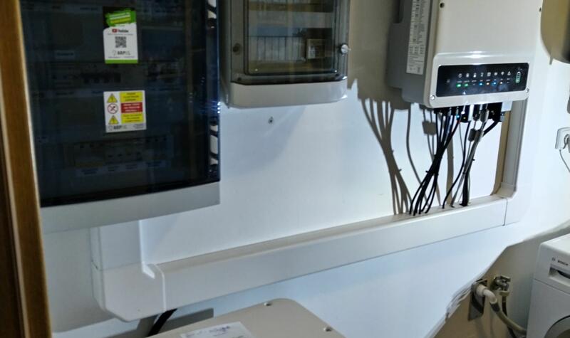 Reference: FVE s baterií a nabíjecí stanici pro elektromobil - Herink