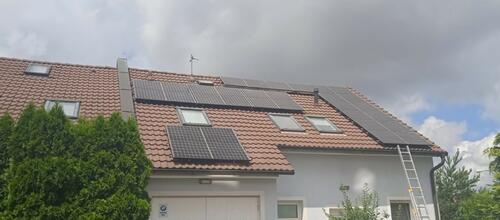 Reference Fotovoltaická elektrárna s výkonem 6,08 k Wp realizovaná v Zeleneči 