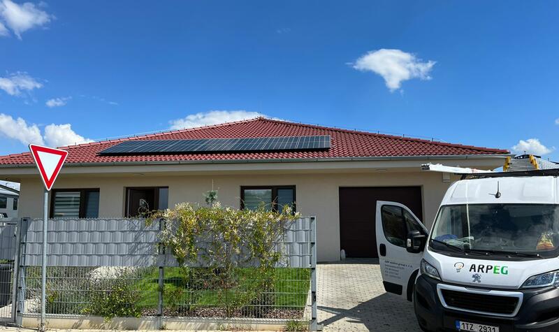 Reference: Fotovoltaická elektrárna s možností ukládání vyrobené energie do baterií - Herink 