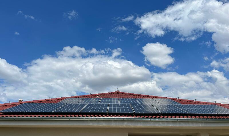 Reference: Fotovoltaická elektrárna s možností ukládání vyrobené energie do baterií - Herink 