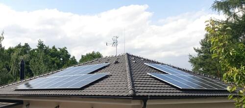 Reference Fotovoltaická elektrárna s možností uložení do baterií - Louňovice