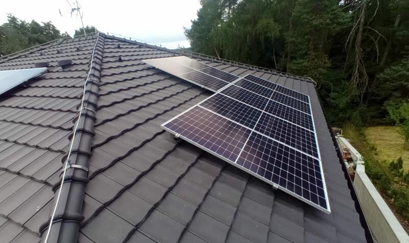 Reference: Fotovoltaická elektrárna s možností uložení do baterií - Louňovice