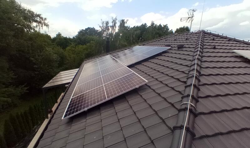 Reference: Fotovoltaická elektrárna s možností uložení do baterií - Louňovice