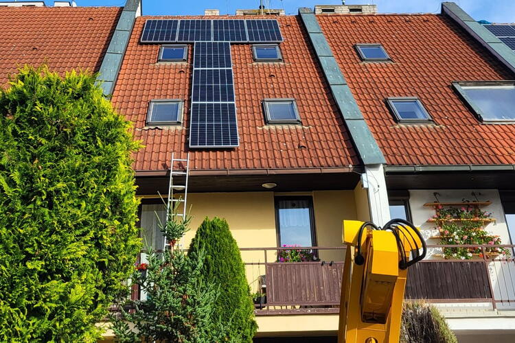 Reference: Fotovoltaika s uchováním vyrobené energie v bateriích - Praha Řepy 