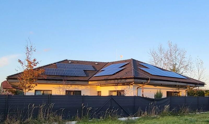 Reference: Fotovoltaika s baterií a nabíjecí stanicí pro elektromobil - Herink 