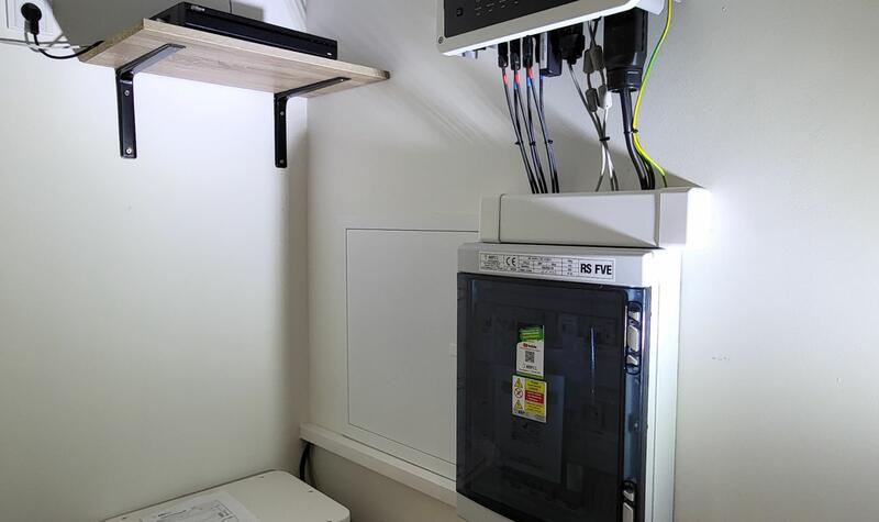 Reference: Fotovoltaika s baterií a nabíjecí stanicí pro elektromobil - Herink 