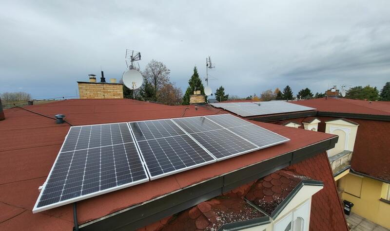 Reference: Fotovoltaická elektrárna instalovaná na mansardovou střechu - Praha-Třeboradice