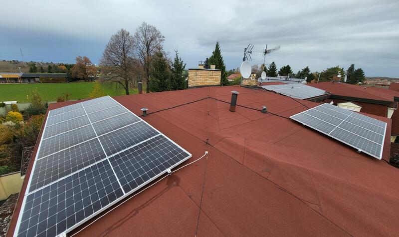 Reference: Fotovoltaická elektrárna instalovaná na mansardovou střechu - Praha-Třeboradice