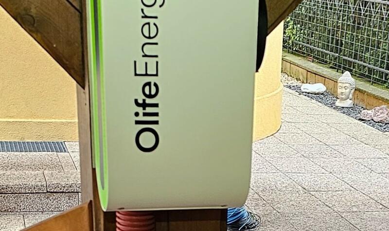 Reference: Fotovoltaická elektrárna instalovaná na mansardovou střechu - Praha-Třeboradice