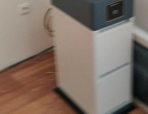 Reference: Solární elektrárna na míru s bateriovým úložištěm realizovaná v Lounech 