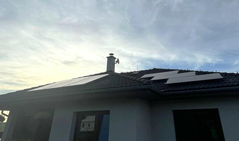 Reference: Solární elektrárna s uchováním vyrobené energie v bateriích - Židněves 