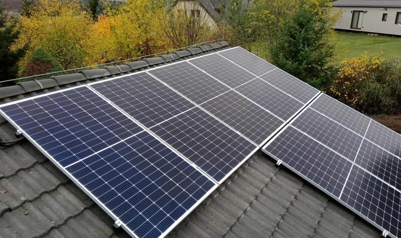 Reference: Solární elektrárna s využitím bateriového systému - Hradištko