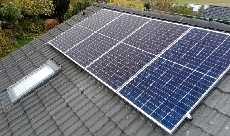 Reference: Solární elektrárna s využitím bateriového systému - Hradištko