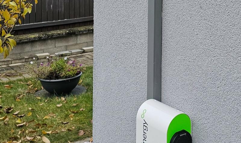 Reference: Fotovoltaika s Wallboxem a vyřízením dotace Nová zelená úsporám, instalovaná v Herinku