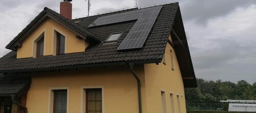 Reference Fotovoltaická elektrárna s dotaci na bateriový systém realizovaná v Lázních Bělohradě 