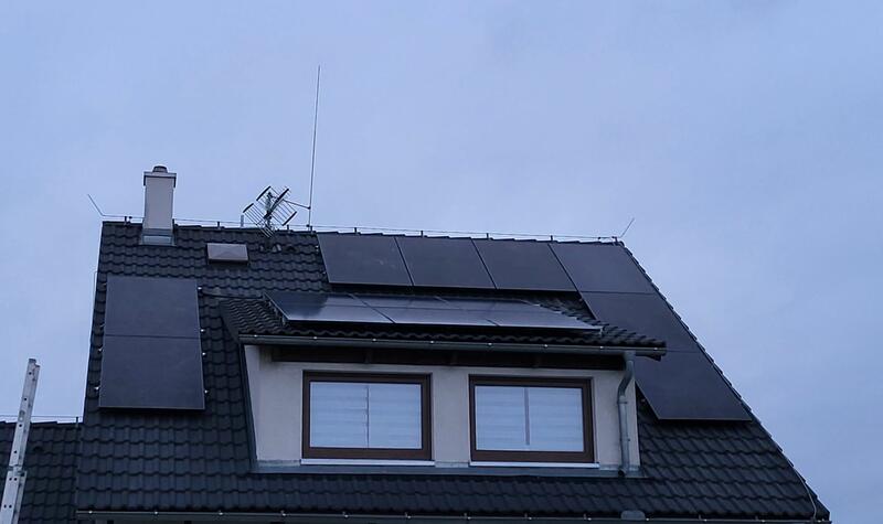 Reference: Solární elektrárna s bateriovým úložištěm instalovaná ve Všestudech