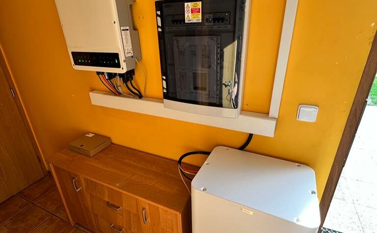 Reference: Solární elektrárna s vákonem 6,3 kWp instalovaná v Pardubicích 