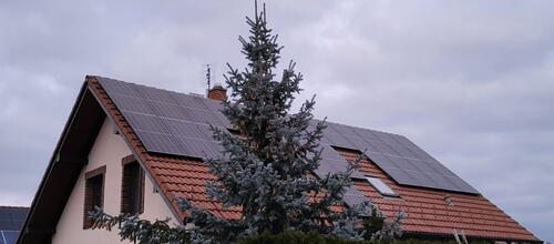 Reference Solární elektrárna s výkonem 9,9 kWp a uchováním vyrobené energie v bateriích - Nymburk 