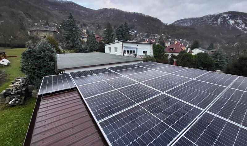 Reference: Fotovoltaika s výkonem 9,9 kWp a baterii o kapacitě 10,65 kWh - Ústí nad Labem-Brná
