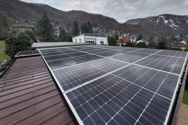 Reference: Fotovoltaika s výkonem 9,9 kWp a baterii o kapacitě 10,65 kWh - Ústí nad Labem-Brná 