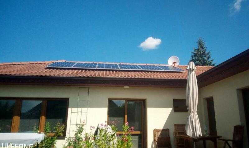 Reference: Fotovoltaika na valbové střeše o výkonu 5,4 kWp - Říčany-Pacov 