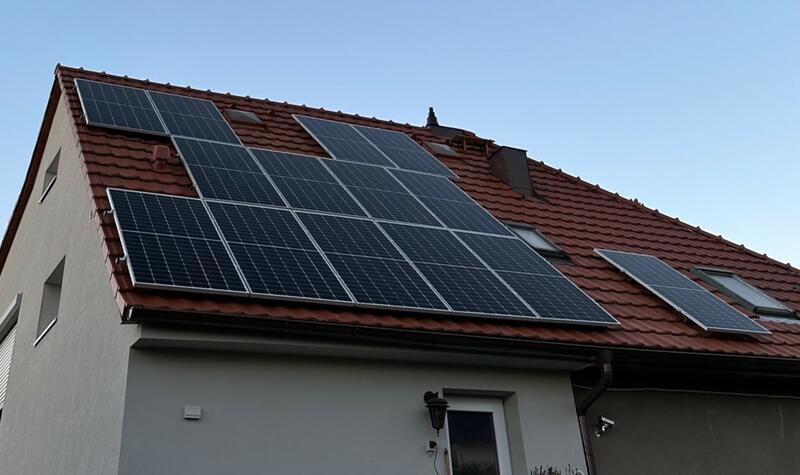 Reference: Fotovoltaická elektrárna s bateriemi zn. Solax instalovaná v Rakovníku