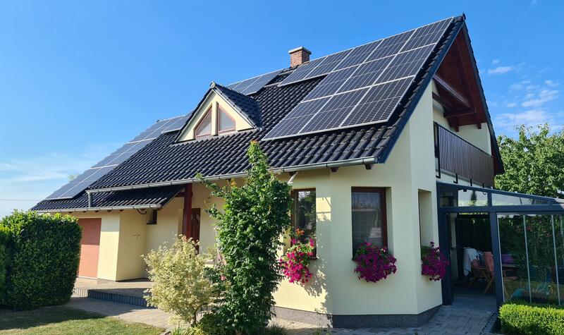 Reference: Fotovoltaická elektrárna s instalací bateriového úložiště - Pečky