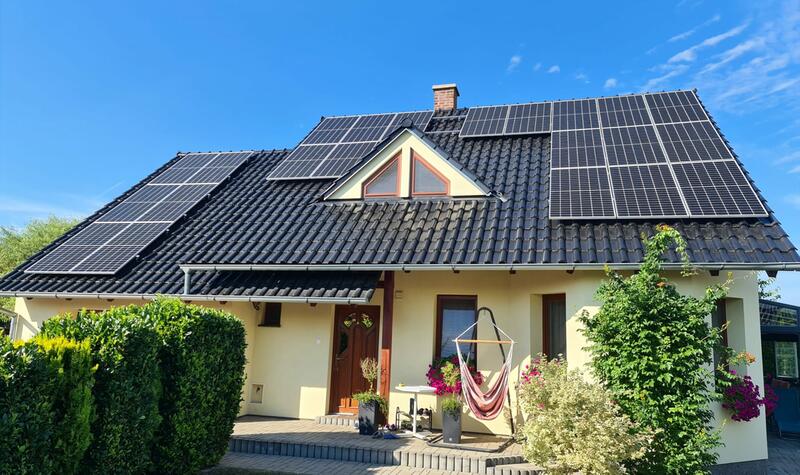 Reference: Fotovoltaická elektrárna s instalací bateriového úložiště - Pečky