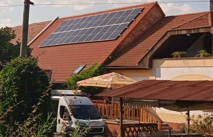 Reference: Fotovoltaika s bateriovým úložištěm o kapacitě 14,2 kWh realizovaná ve Svinčanech 