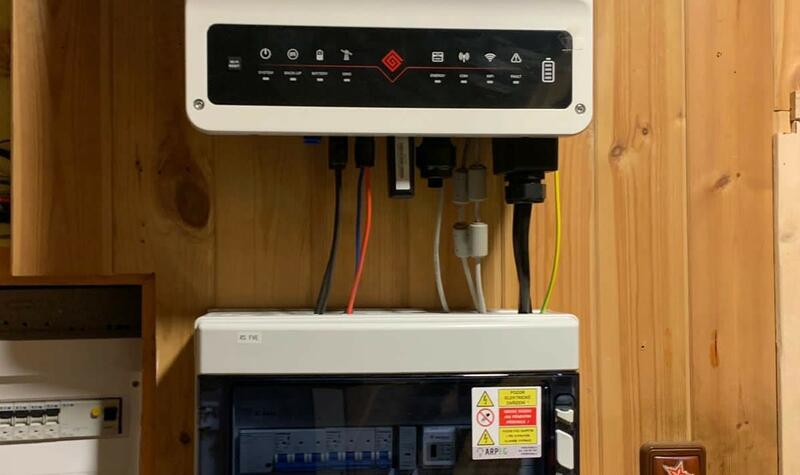 Reference: Fotovoltaická elektrárna s bateriovým úložištěm o kapacitě 7,2 kWh - Chabařovice 