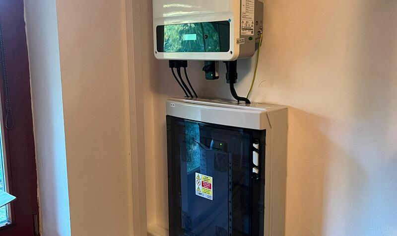 Reference: Solární elektrárna instalovaná na sedlovou střechu ve Vrchlabí 