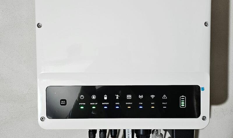 Reference: Solární elektrárna na míru s bateriovým úložištěm - Kostelec nad Černými lesy