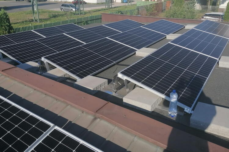 Reference: Instalace fotovoltaické elektrárny s bateriovým úložištěm - Ostrava 